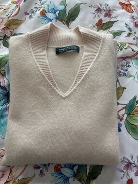 Jones New York Soft Cream V-Neck Pullover